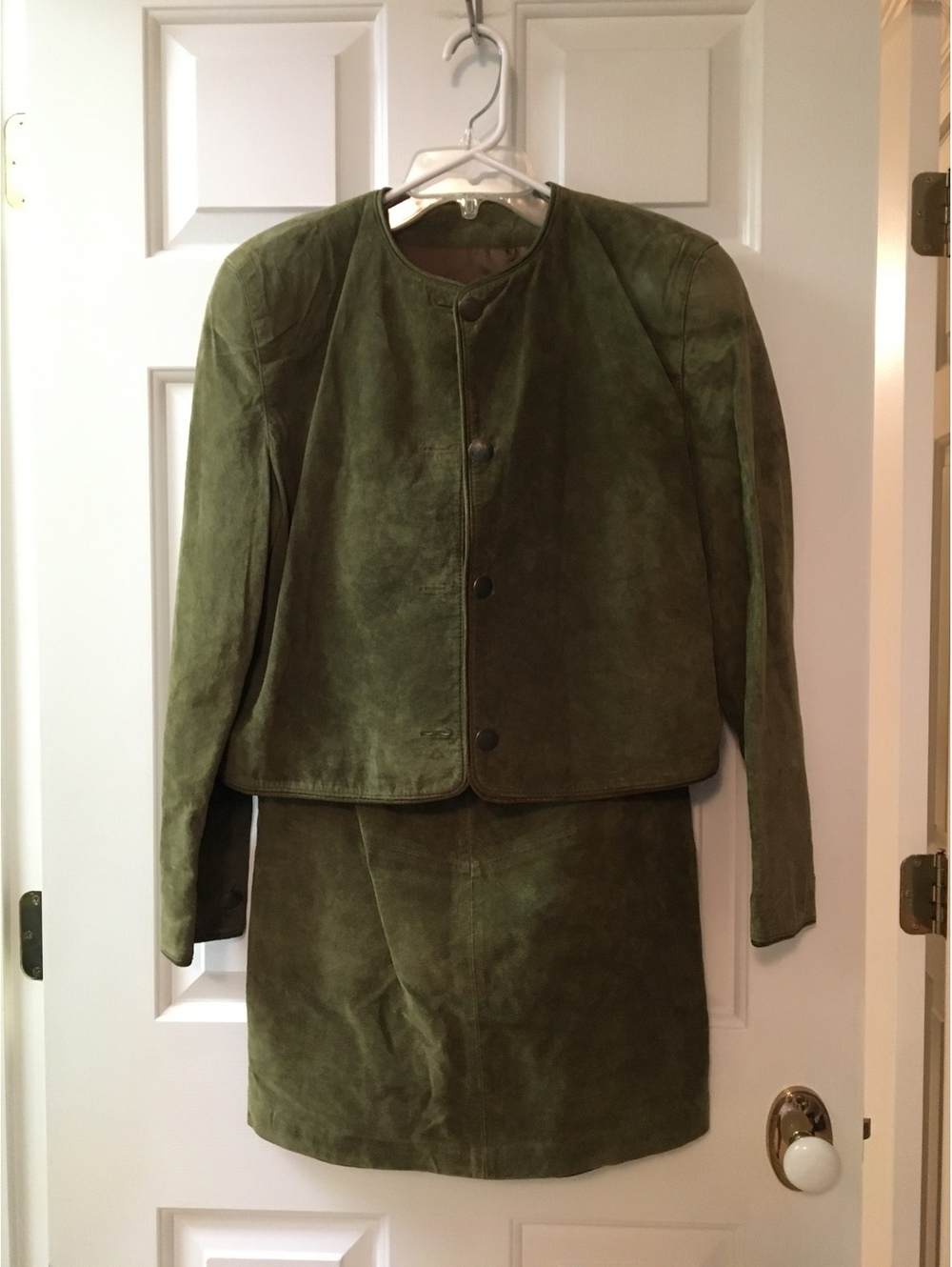 Lord and Taylor Vintage Green Suede Jacket and Skirt Set Size 10